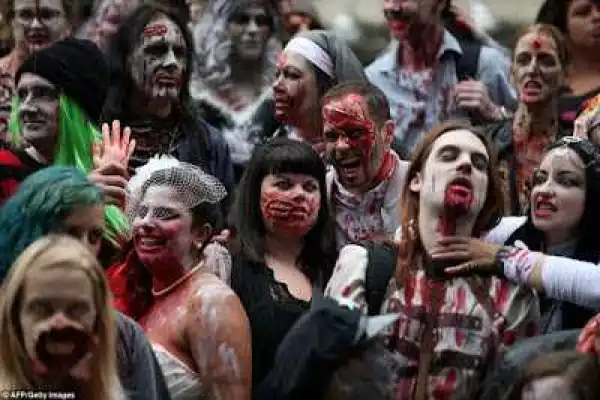 Large groups of zombies flood London for World Zombie Day (photos)